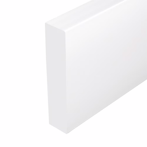 Moulure en vinyle blanc 1 po x 4 po x 12 pi